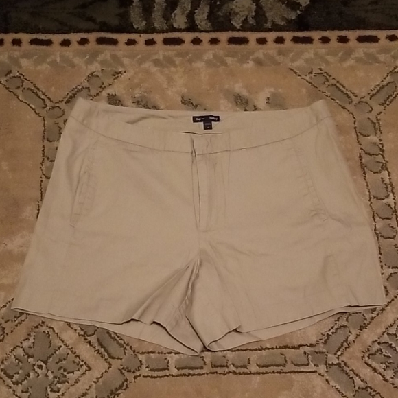 GAP Pants - Gap Khaki Hadley Shorts 14